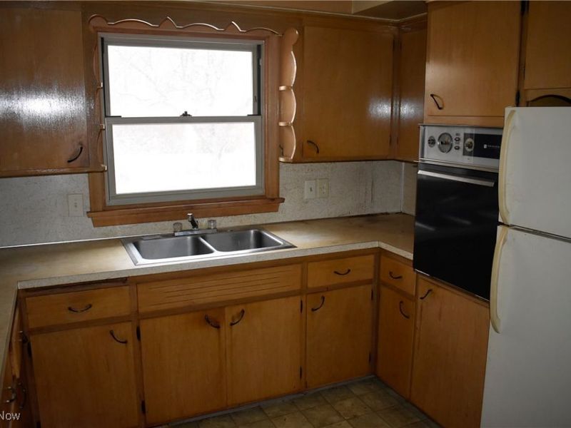 1649 Lancaster Drive, Youngstown, OH 44511 Photo 3