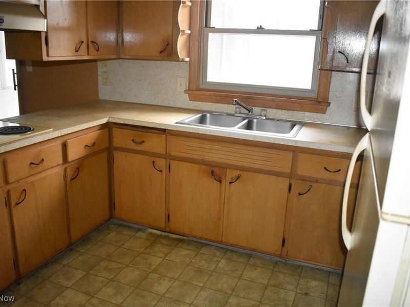 1649 Lancaster Drive, Youngstown, OH 44511 Photo 4