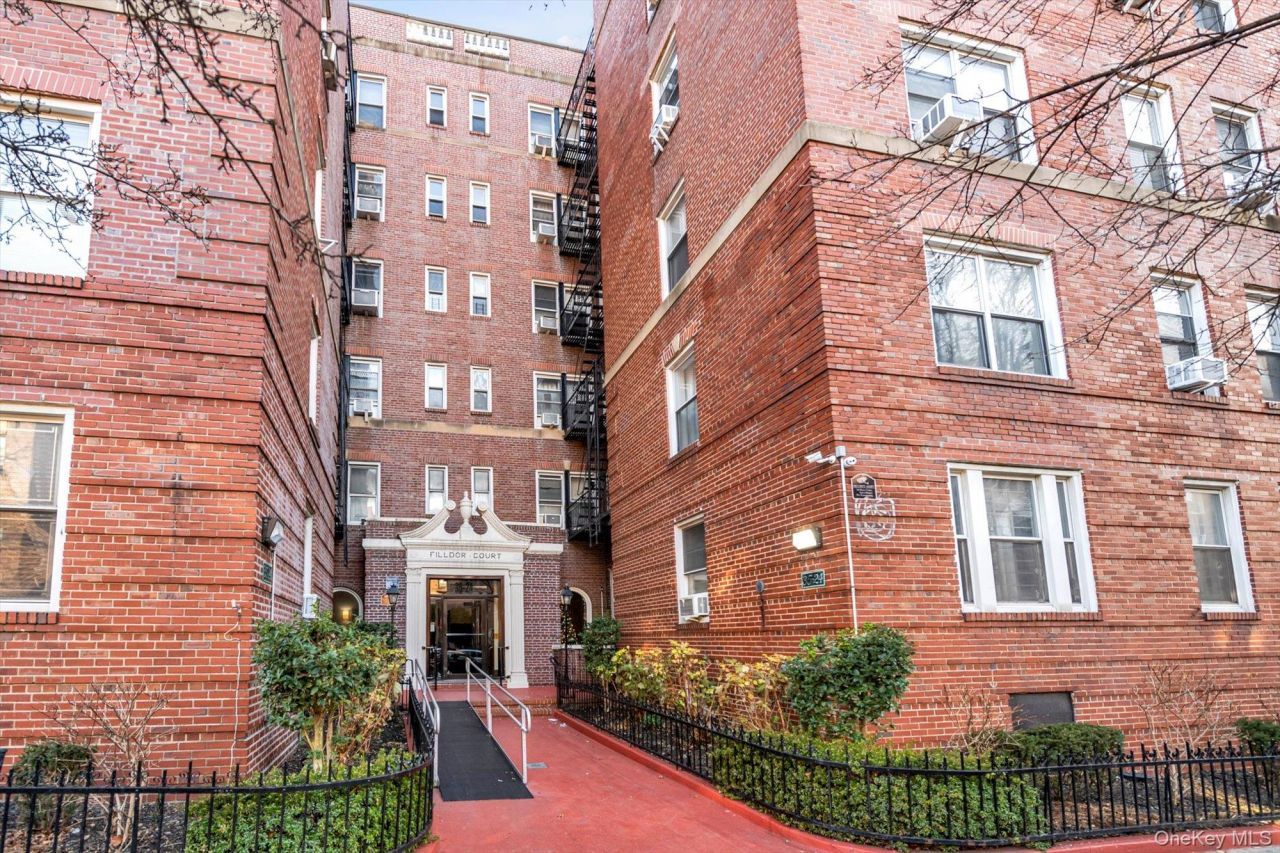 35-24 72nd Street, Unit 5G, Jackson Heights, NY 11372 Main Photo