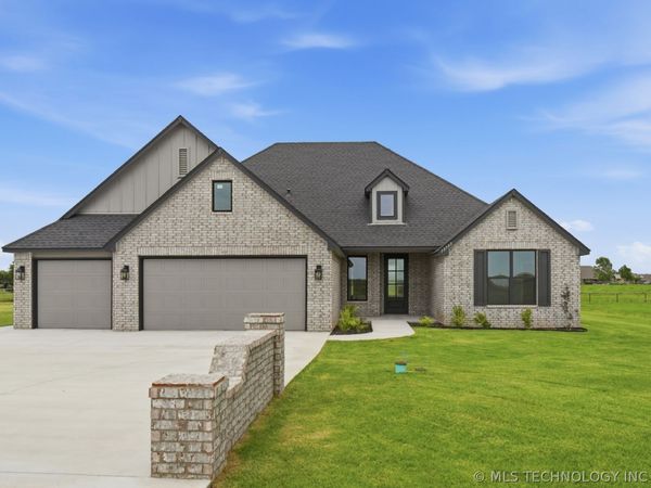 13733 N 58th East Avenue, Collinsville, OK 74021