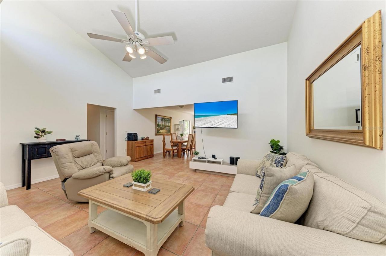 2660 Davis Boulevard, Sarasota, FL 34237 Photo