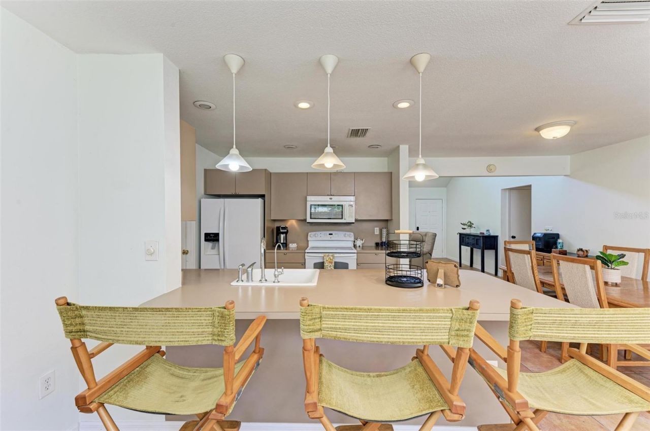 2660 Davis Boulevard, Sarasota, FL 34237 Photo