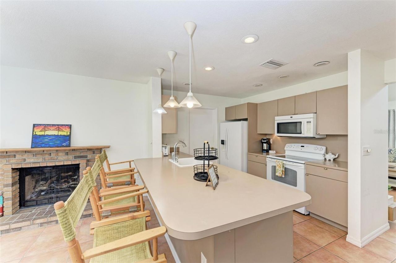 2660 Davis Boulevard, Sarasota, FL 34237 Photo