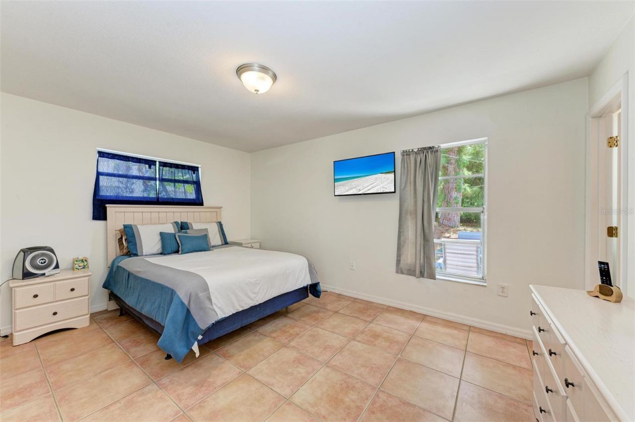 2660 Davis Boulevard, Sarasota, FL 34237 Photo