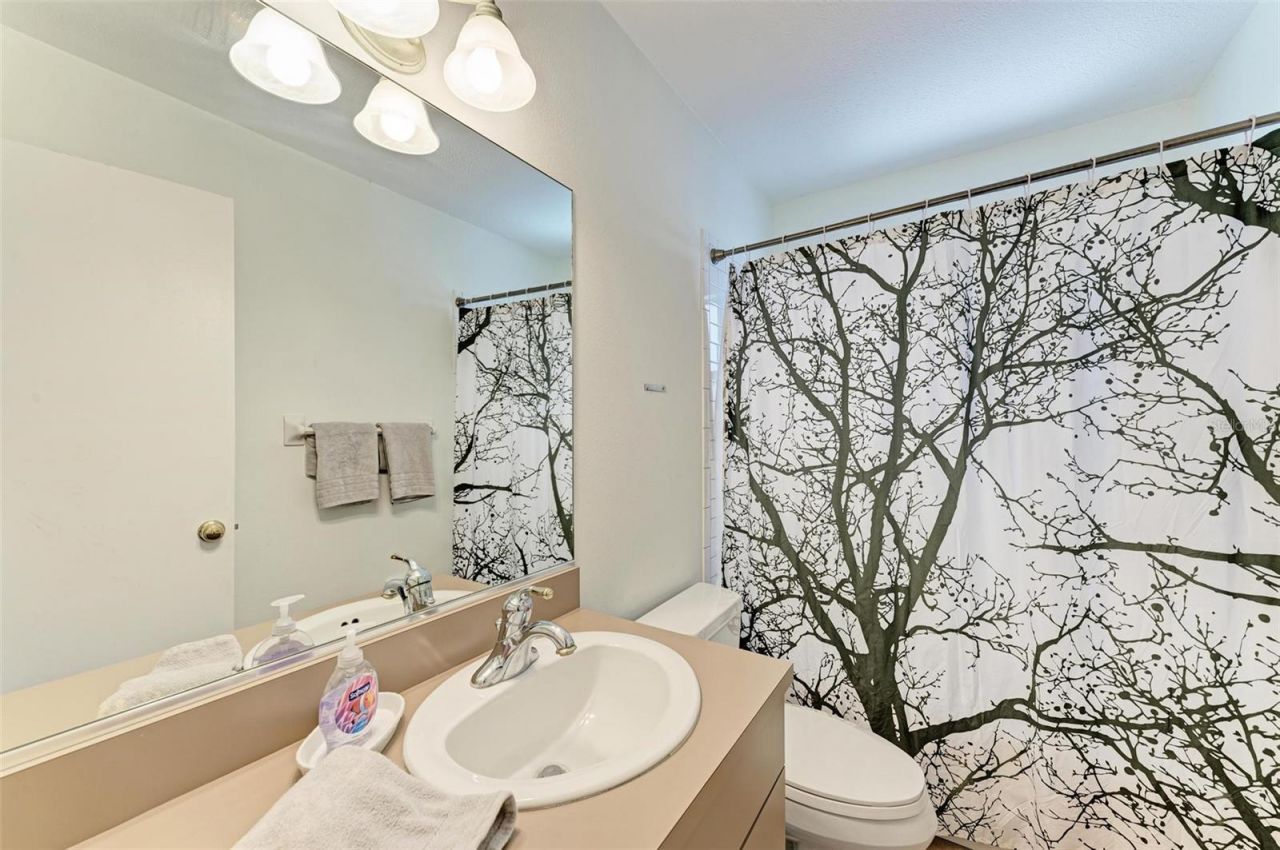 2660 Davis Boulevard, Sarasota, FL 34237 Photo