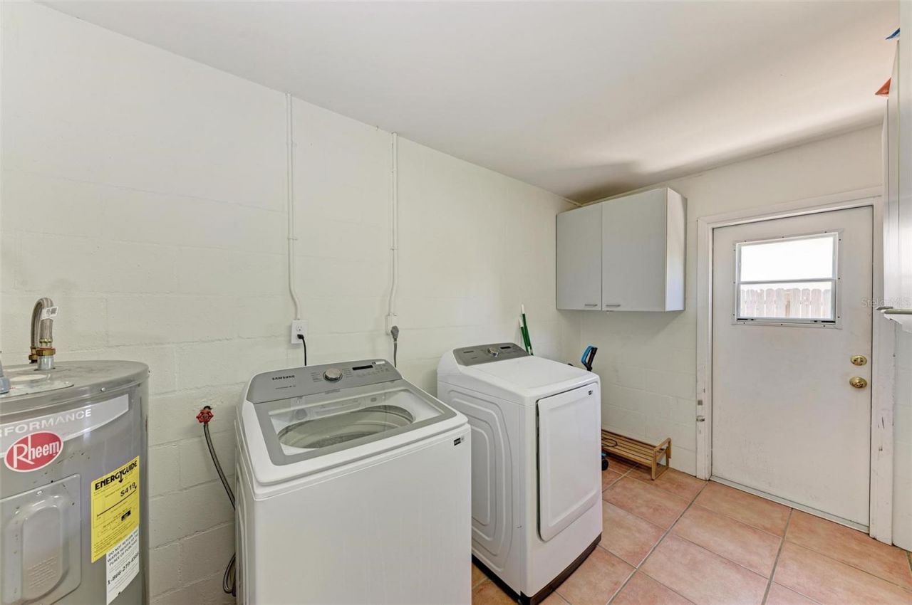 2660 Davis Boulevard, Sarasota, FL 34237 Photo