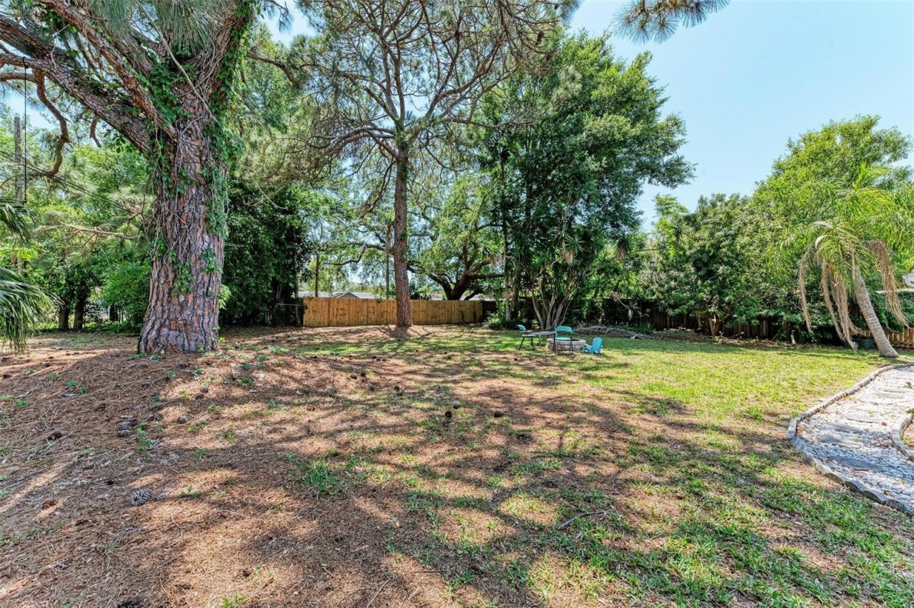 2660 Davis Boulevard, Sarasota, FL 34237 Photo