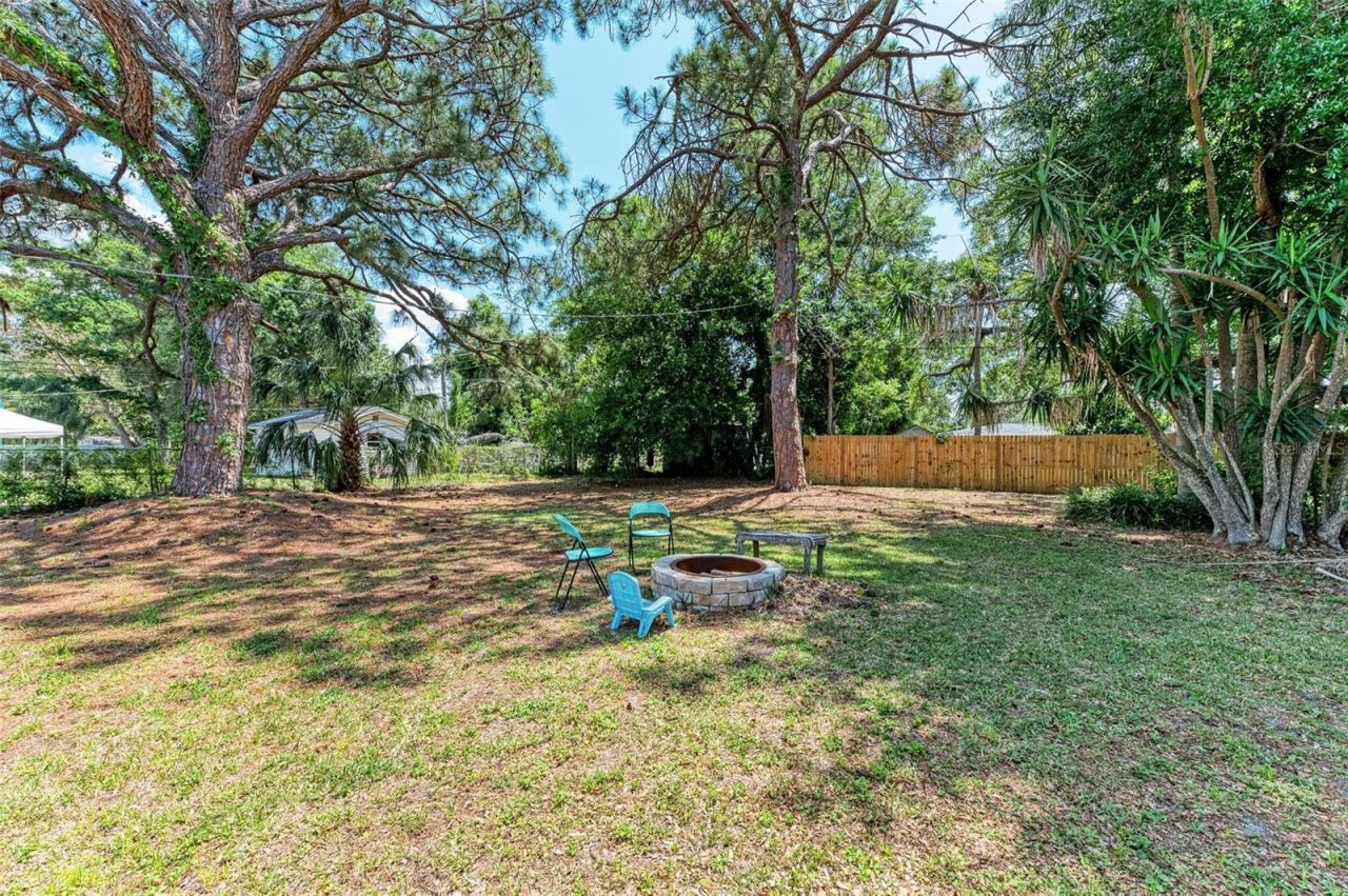 2660 Davis Boulevard, Sarasota, FL 34237 Photo