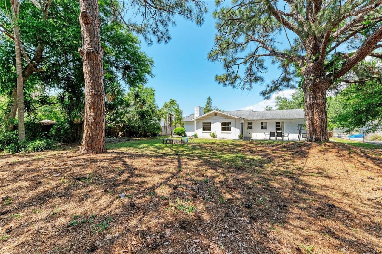 2660 Davis Boulevard, Sarasota, FL 34237 Photo