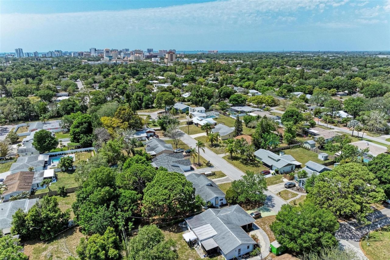 2660 Davis Boulevard, Sarasota, FL 34237 Photo