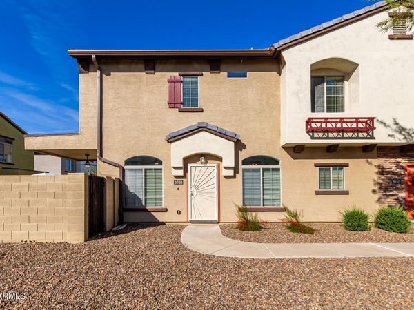 2725 E MINE CREEK Road, Unit 1010, Phoenix, AZ 85024