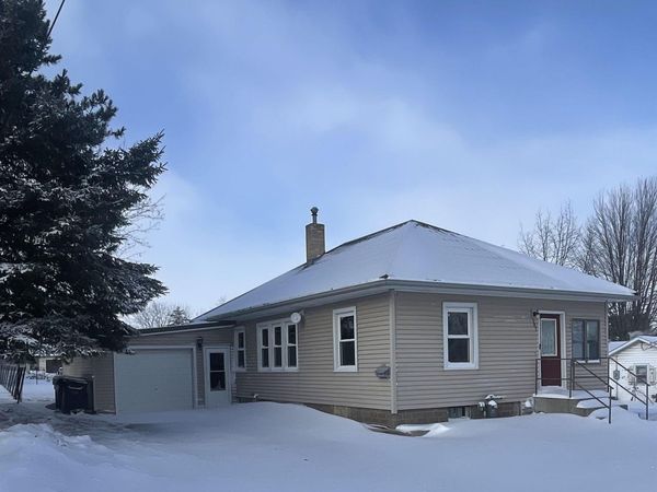 505 SW 2 Street, Waukon, IA 52172