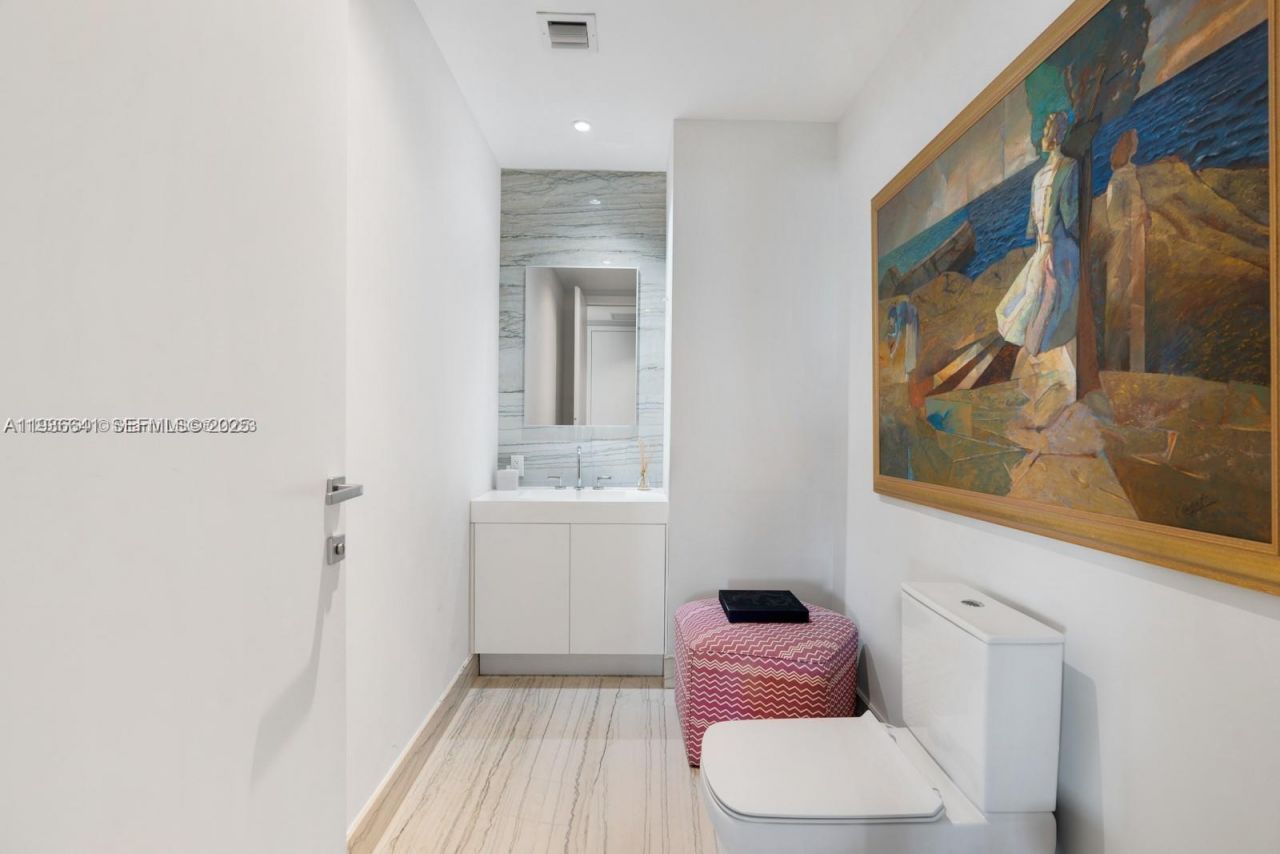 8701 Collins Ave , Unit 404, Miami Beach, FL 33154 Photo