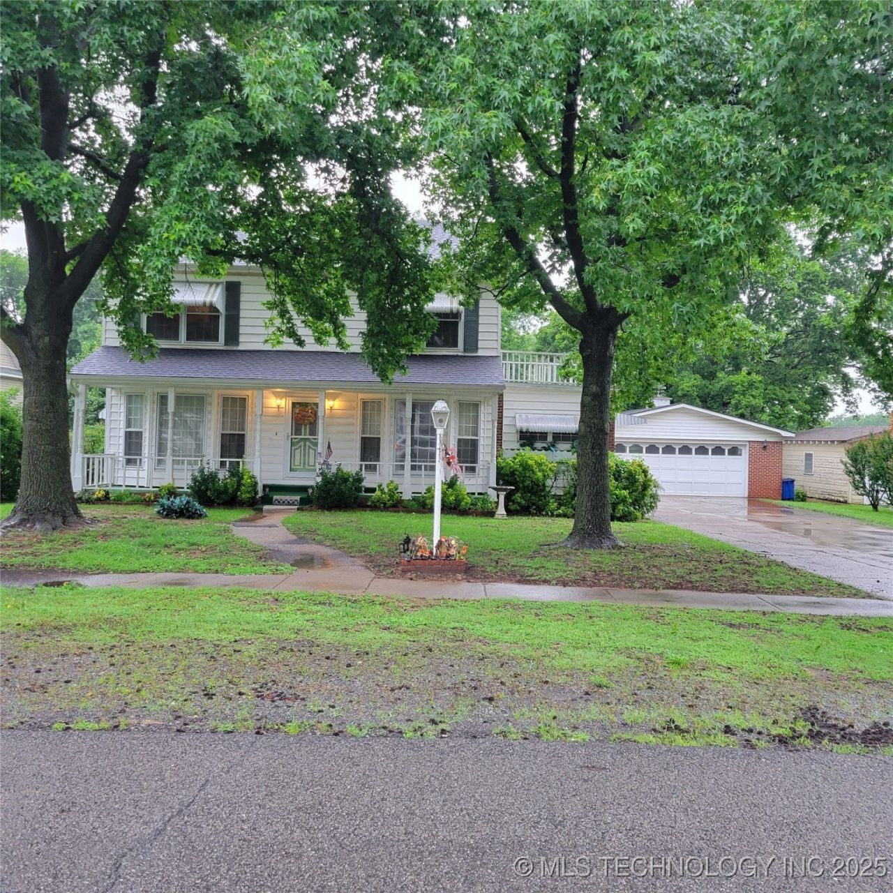 807 N Parkinson Avenue, Wagoner, OK 74467 Main Photo
