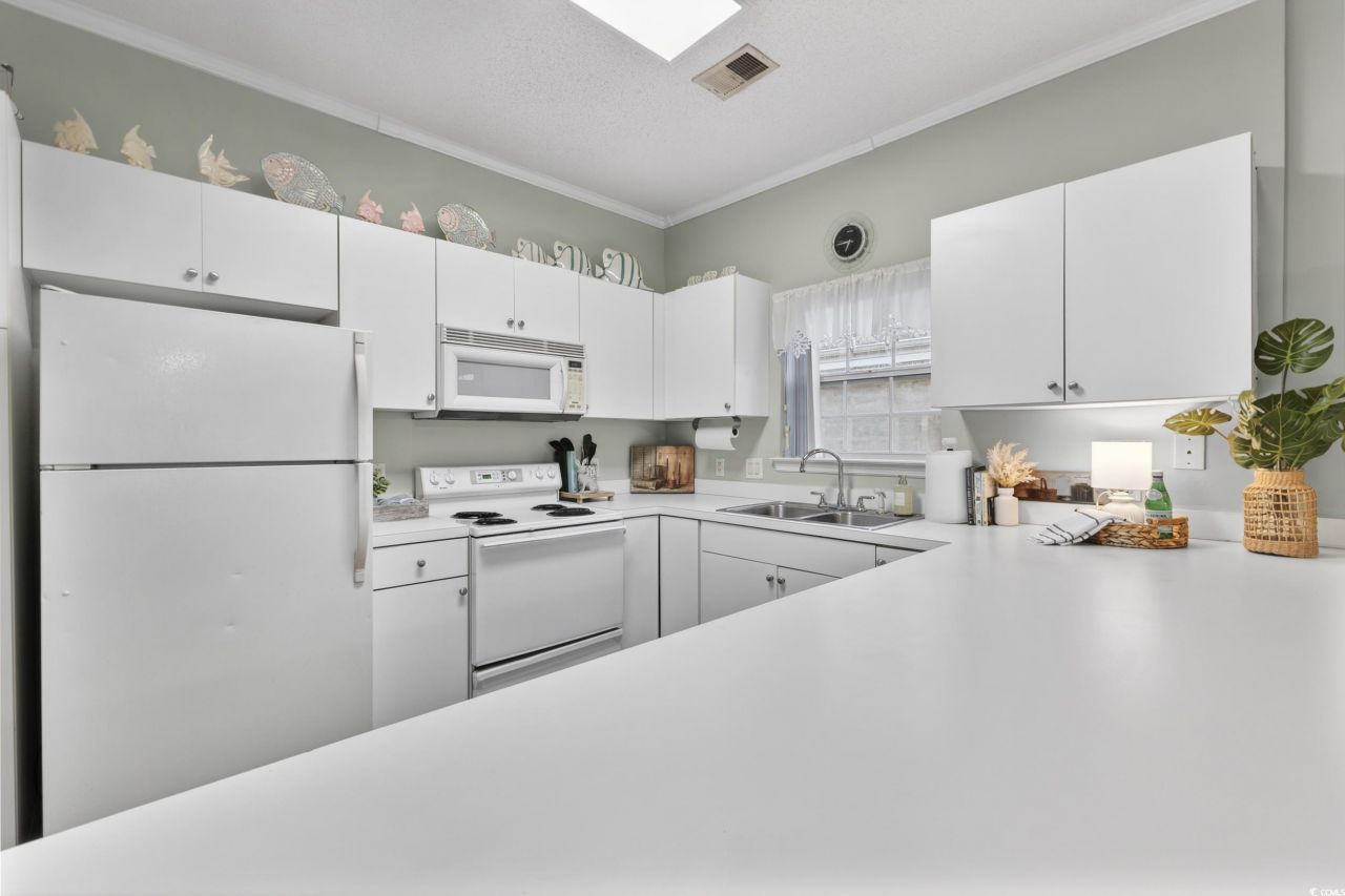 3915 Gladiola Ct. Photo 8