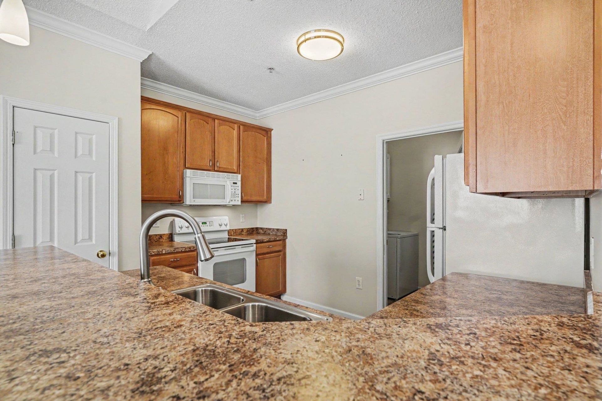5864 Longwood Dr. Photo 11