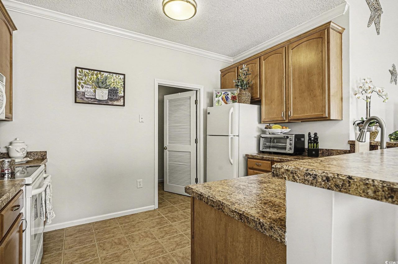 5864 Longwood Dr. Photo 12