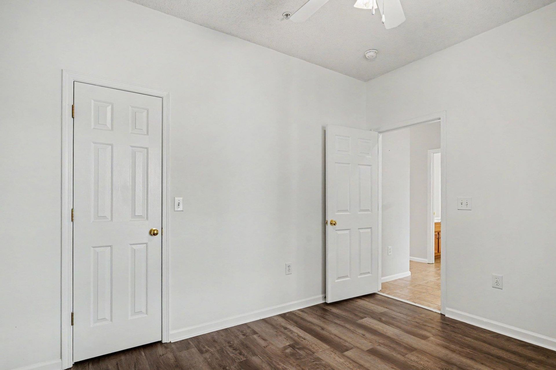 5864 Longwood Dr. Photo 16