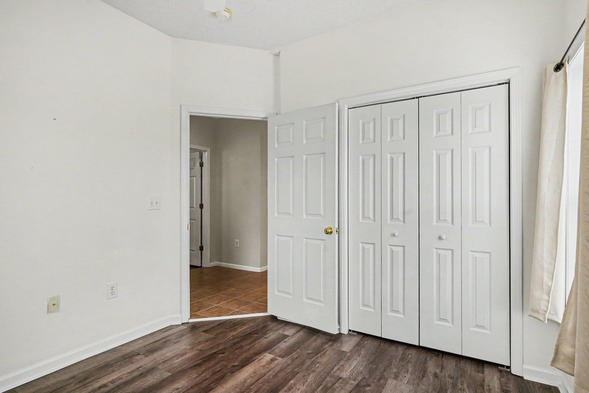 5864 Longwood Dr. Photo 19