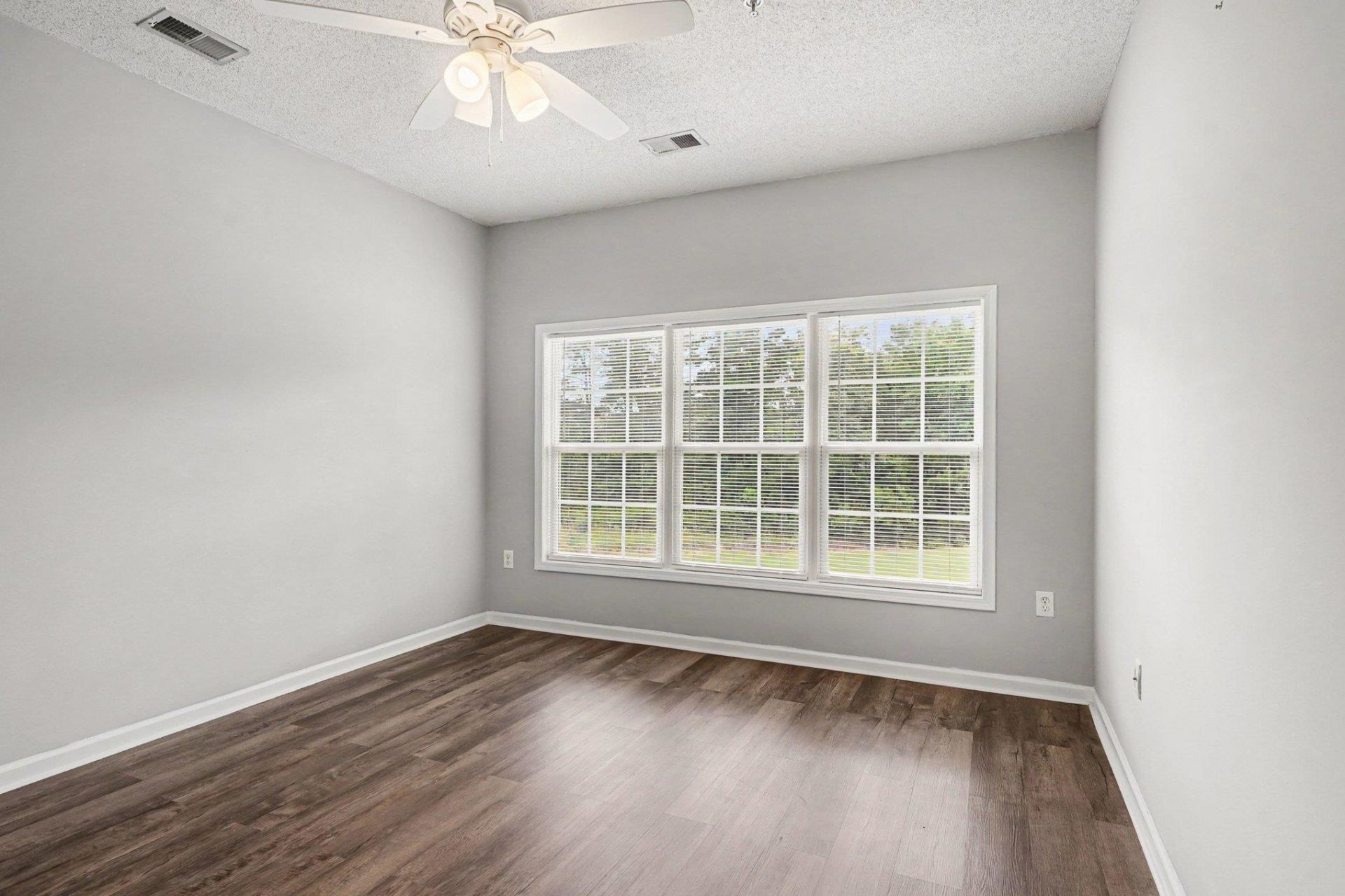 5864 Longwood Dr. Photo 20