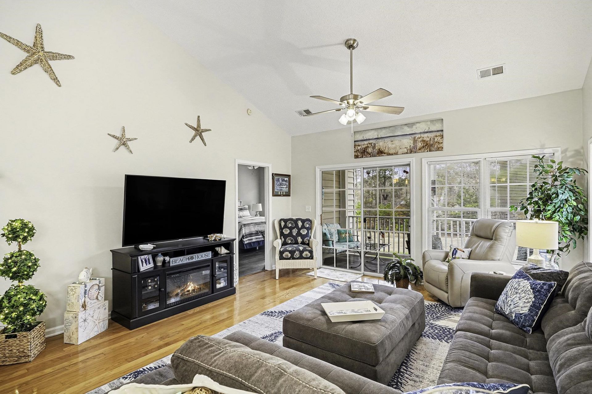 5864 Longwood Dr. Photo 4