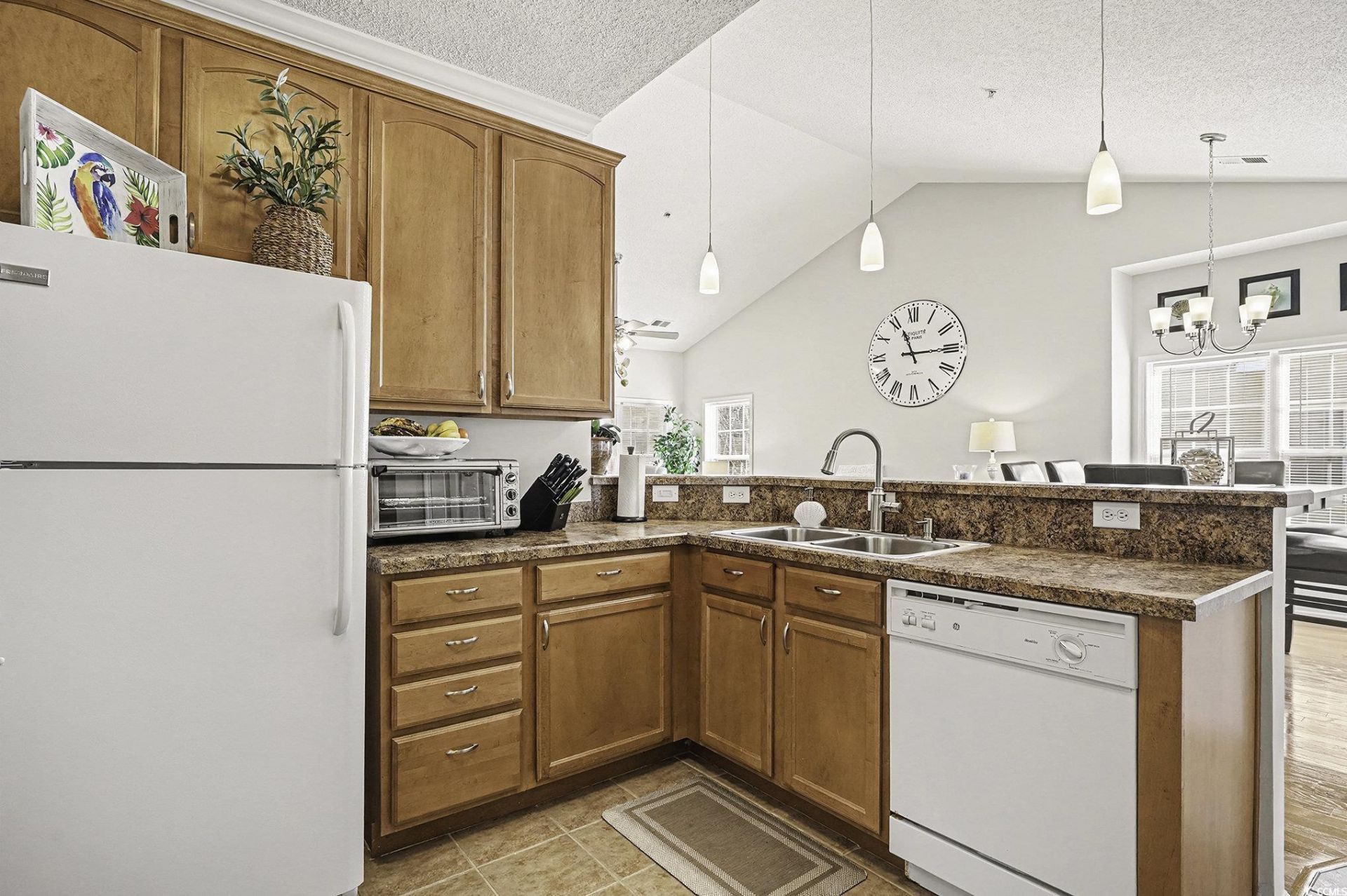 5864 Longwood Dr. Photo 7