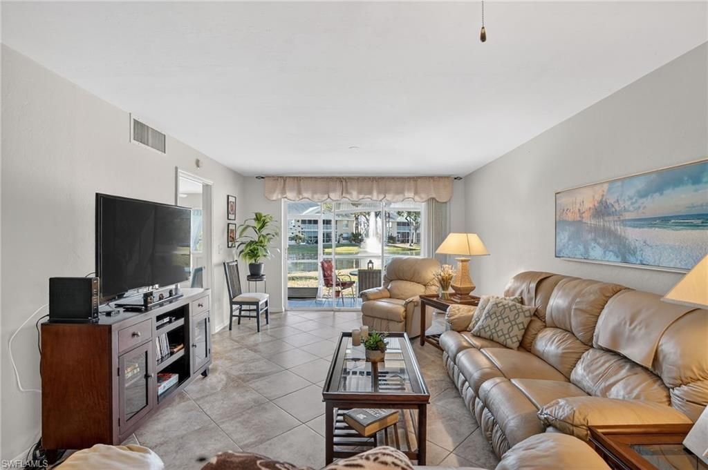 138 Pebble Shores Dr, Unit 103, Naples, FL 34110 Photo