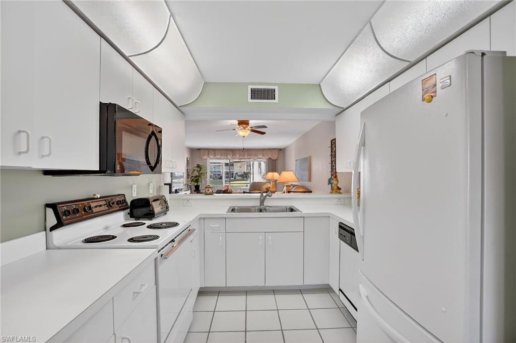 138 Pebble Shores Dr, Unit 103, Naples, FL 34110 Photo