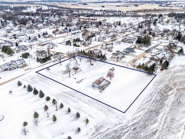 6409 Fenton Road, Jesup, IA 50648