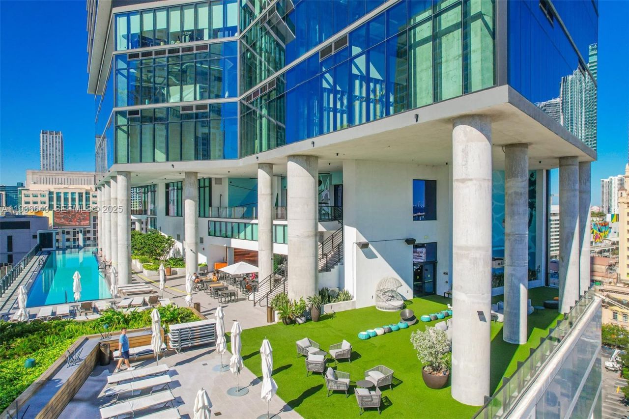 398 NE 5th St, Unit 3718-3719, Miami, FL 33132 Photo