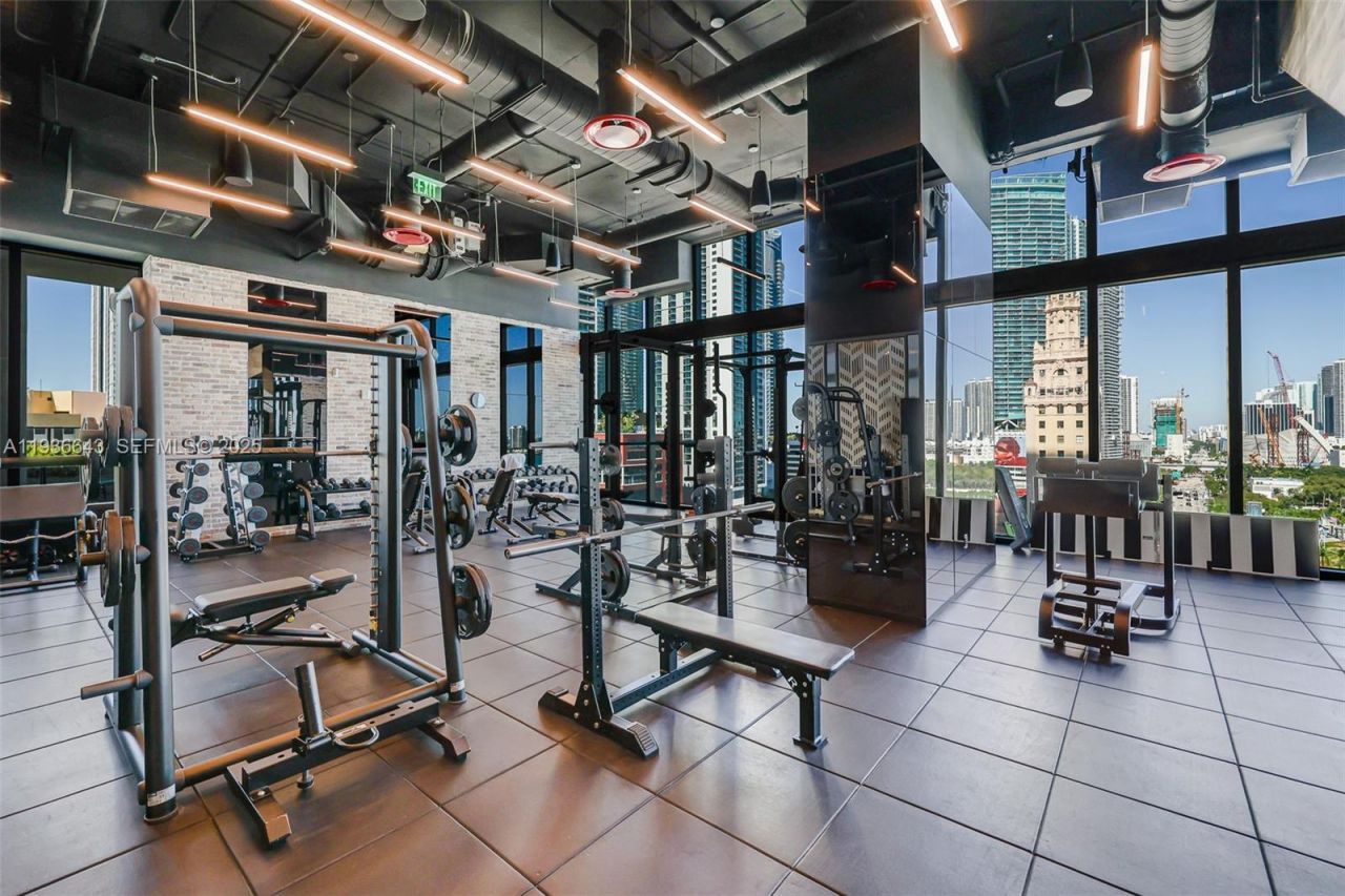 398 NE 5th St, Unit 3718-3719, Miami, FL 33132 Photo