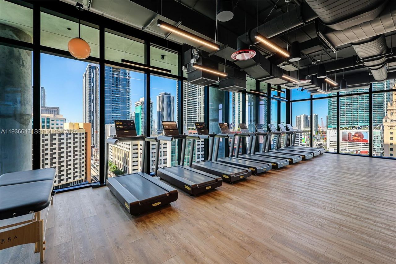 398 NE 5th St, Unit 3718-3719, Miami, FL 33132 Photo