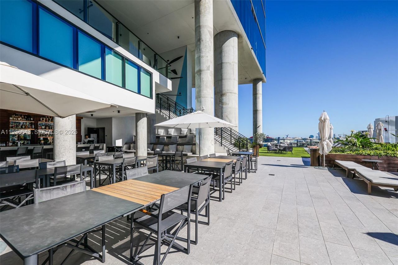 398 NE 5th St, Unit 3718-3719, Miami, FL 33132 Photo