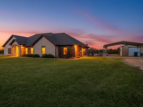 305 County Road 45800, Blossom, TX 75416