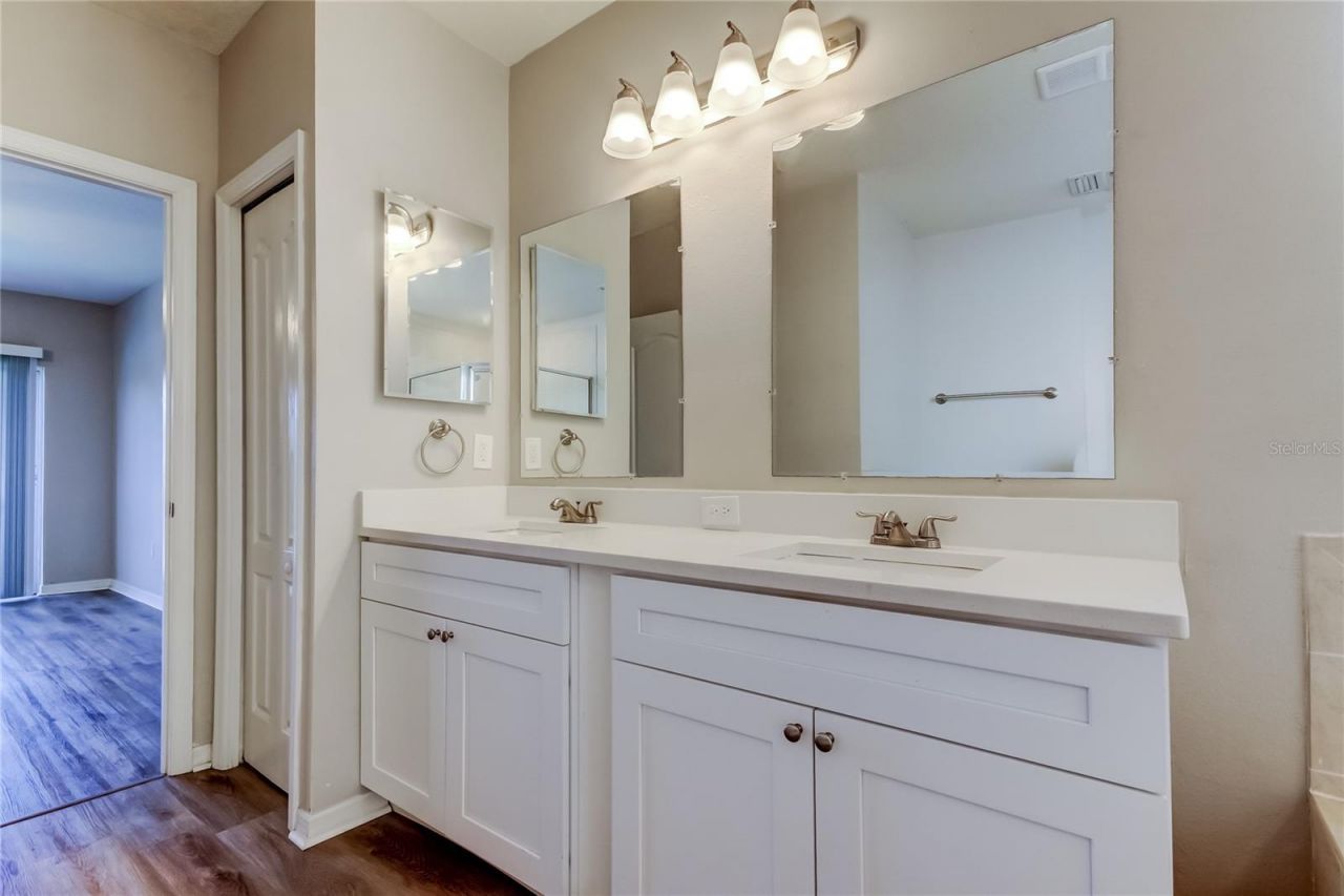 8813 Founders Circle, Palmetto, FL 34221 Photo