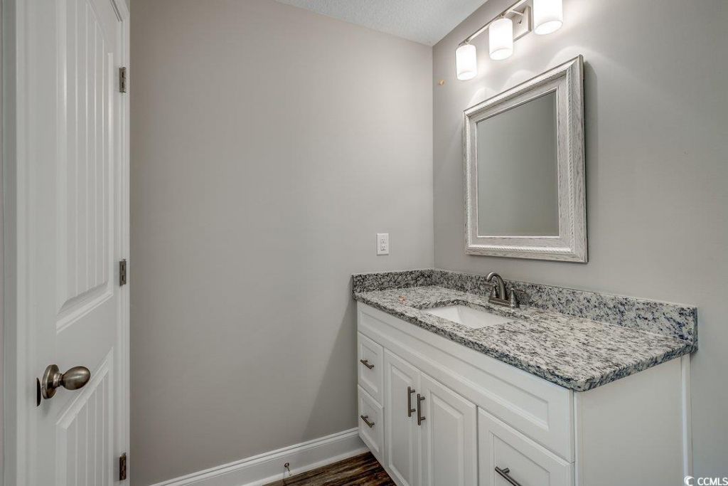 1082 Rocky Ln. Photo 32