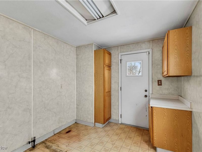 4306 W 52nd Street, Cleveland, OH 44144 Photo 9