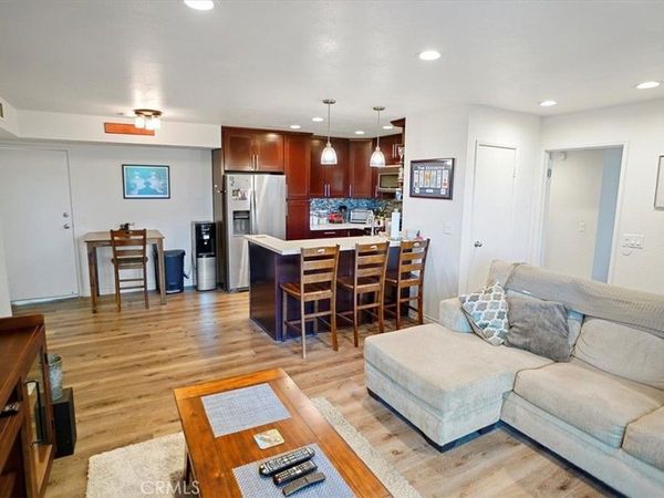 24439 Leonard Tree, Unit 102, Newhall, CA 91321