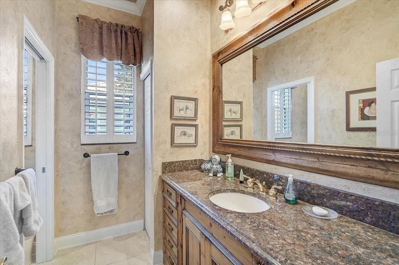 433 E Macewen Drive, Osprey, FL 34229 Photo