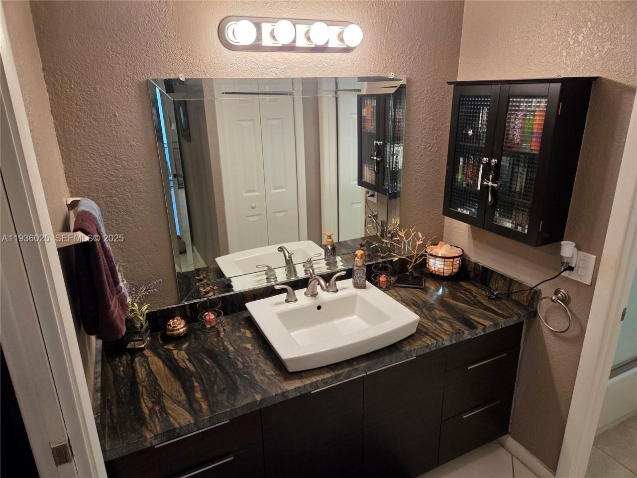 423 Lakeview Dr, Unit 101, Weston, FL 33326 Photo