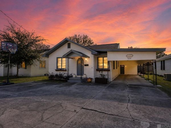 423 Avenue E, Port Allen, LA 70767