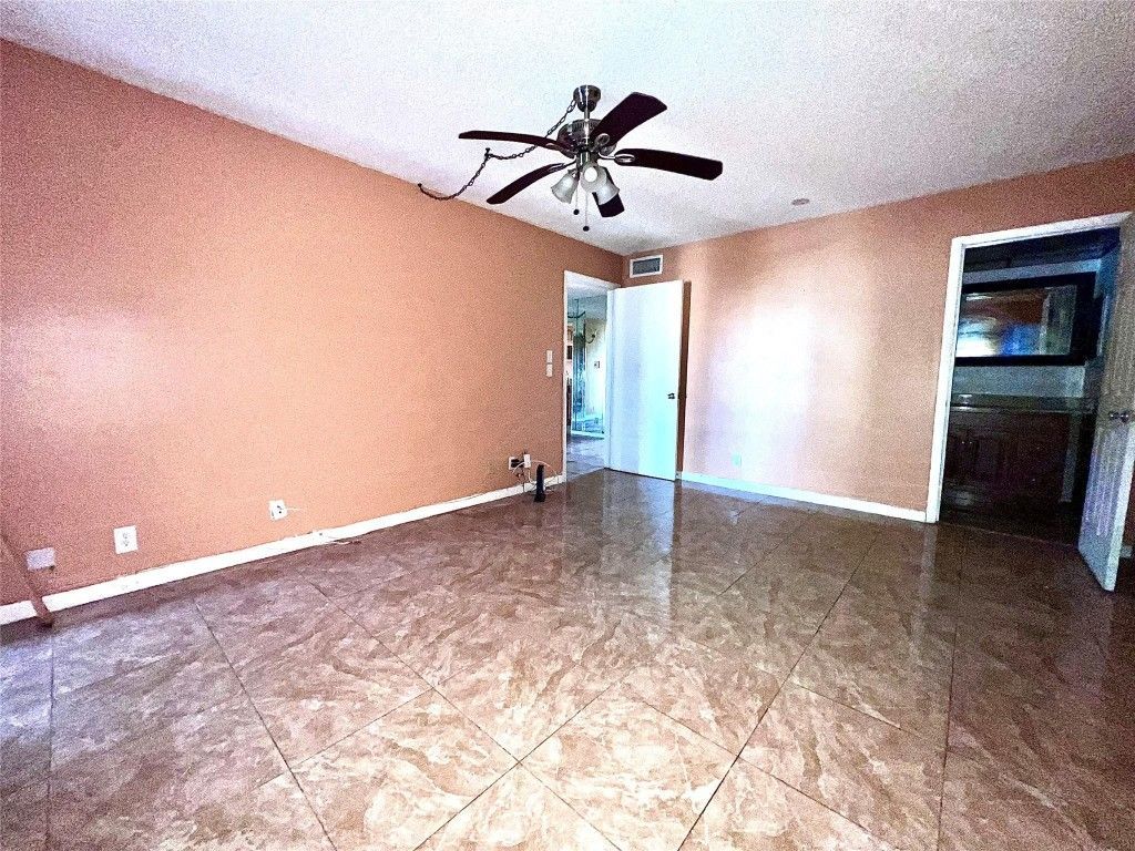 3321 NW 47th Terrace, Unit 232, Lauderdale Lakes, FL 33319 Photo