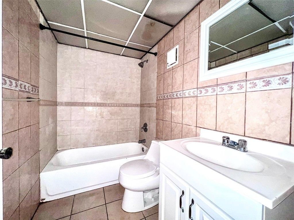 3321 NW 47th Terrace, Unit 232, Lauderdale Lakes, FL 33319 Photo