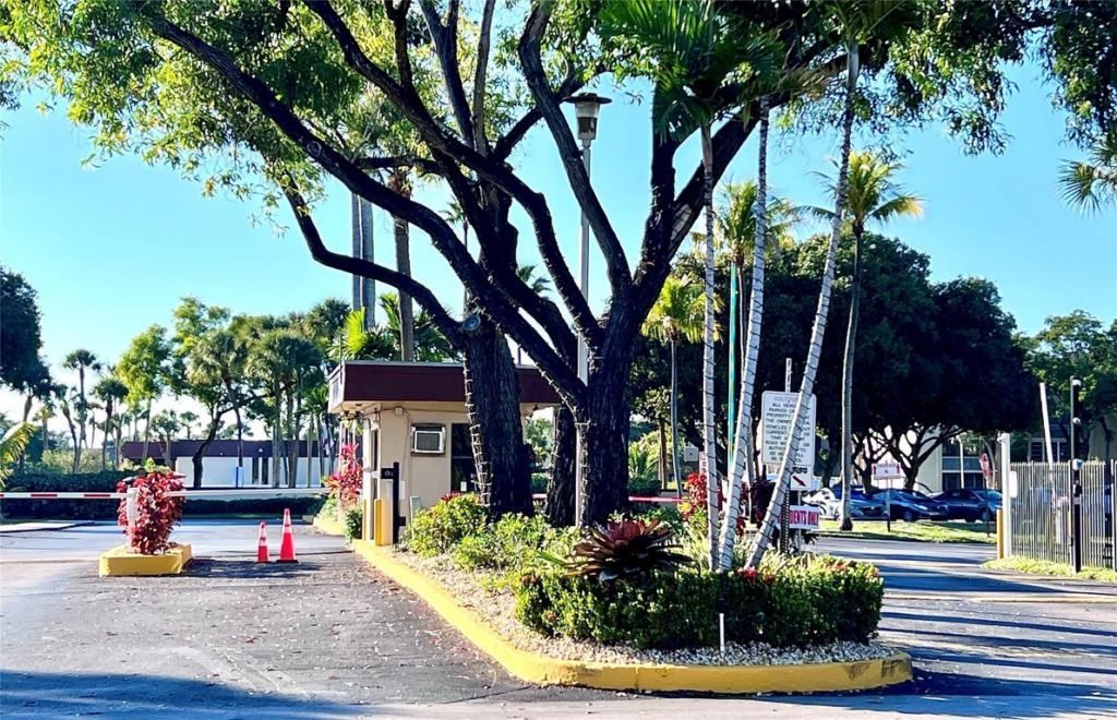 3321 NW 47th Terrace, Unit 232, Lauderdale Lakes, FL 33319 Photo