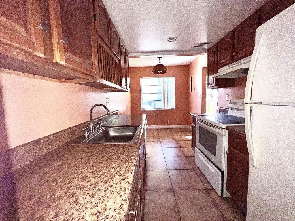 3321 NW 47th Terrace, Unit 232, Lauderdale Lakes, FL 33319 Photo