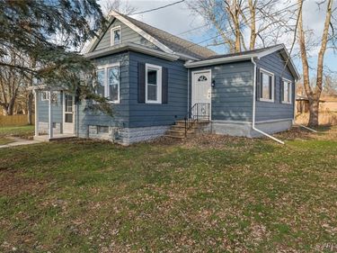 24 Broadway Street, Buffalo, NY 14224