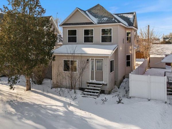 515 S 5th Avenue, Virginia, MN 55792