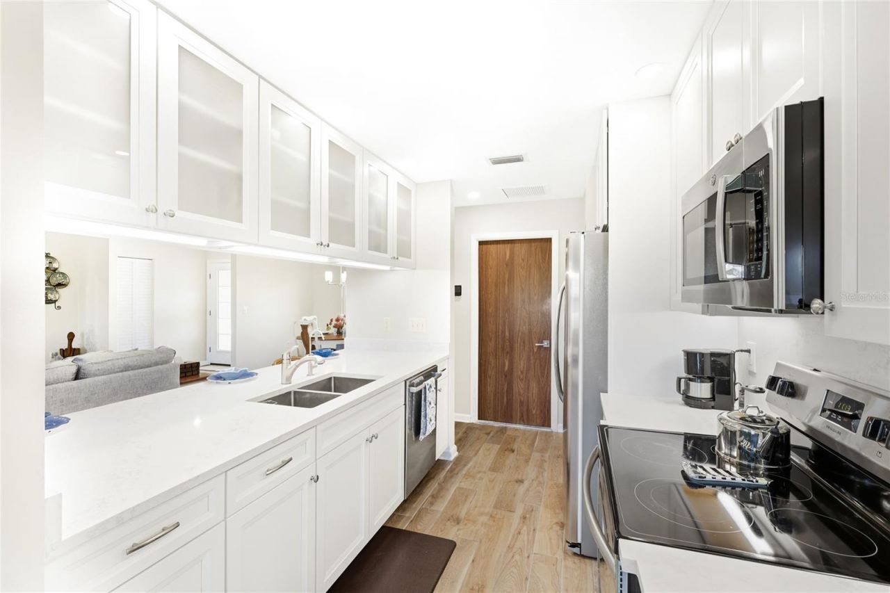 5004 Coral Lake Drive, Bradenton, FL 34210 Photo