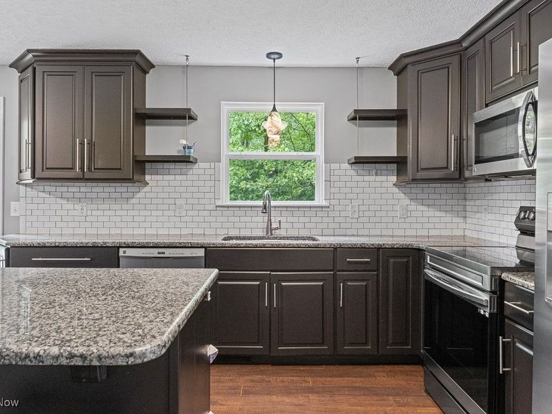 13109 Edison Street NE, Alliance, OH 44601 Photo 8