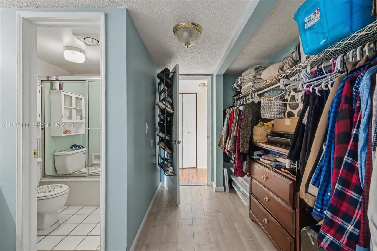 9440 Live Oak Pl, Unit 404, Davie, FL 33324 Photo